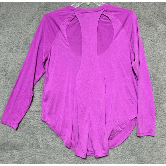 Under Armour Shirt Women XL Pink Vented Back Athletic Workout Running Jogging - Picture 9 of 11